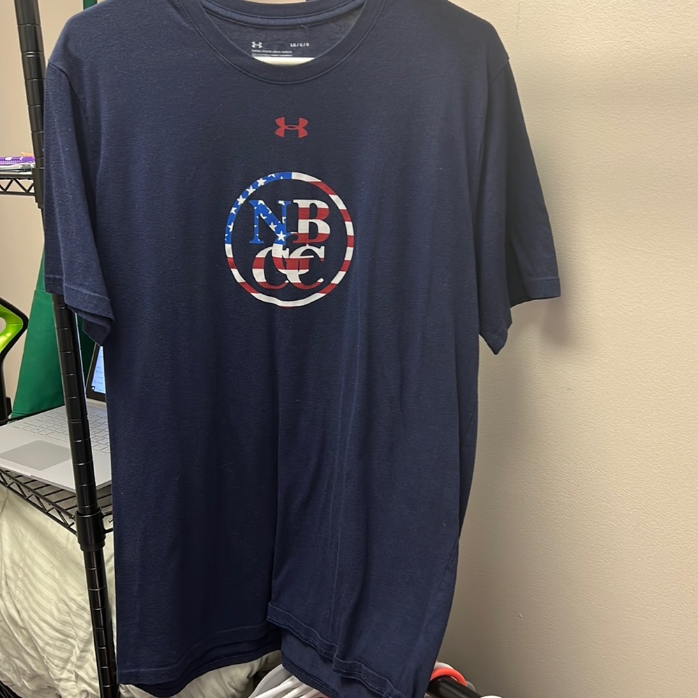 Navy UNISEX Large NBG&CC Under Armour American Flag print T-shirt. Super soft